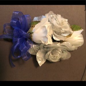 Wrist corsage